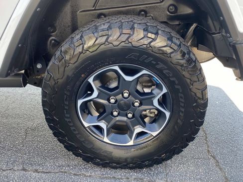 Certified 2023 Jeep Wrangler Rubicon w/ Cold Weather Group image 16