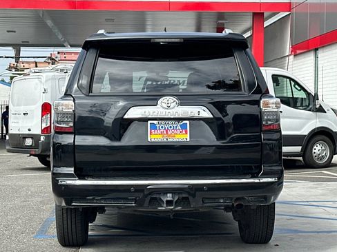 Used 2016 Toyota 4Runner Limited AWD/4WD image 4