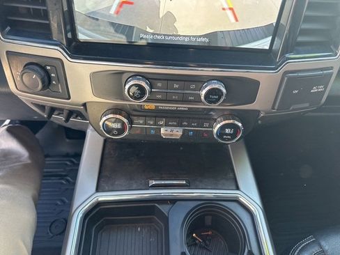 Used 2022 Ford F250 Lariat w/ Black Appearance Package image 12
