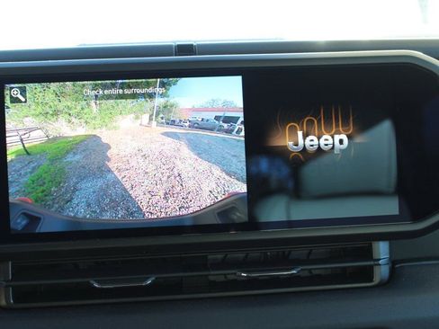 New 2026 Jeep Gladiator Mojave w/ Safety Group image 19