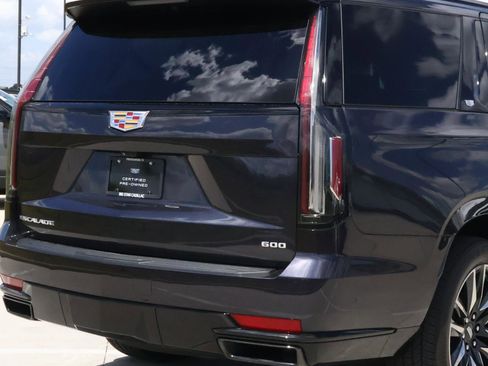 Certified 2024 Cadillac Escalade Sport Platinum image 11