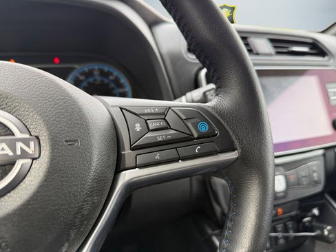 Used 2025 Nissan Leaf SV Plus image 14