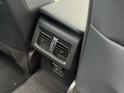 Used 2025 Toyota Camry SE FWD image 21