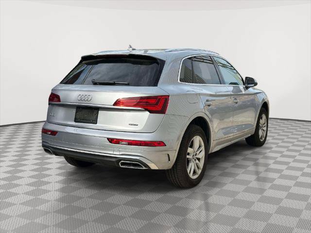 Used 2024 Audi Q5 2.0T Premium w/ Convenience Package AWD/4WD image 2