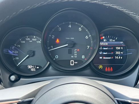 Certified 2023 Porsche Macan AWD/4WD image 28