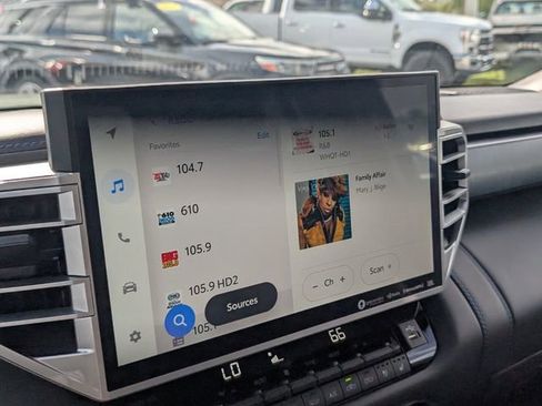 Used 2024 Toyota Tundra Platinum image 21