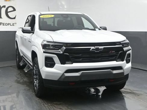 Used 2025 Chevrolet Colorado Z71 w/ Technology Package AWD/4WD image 50