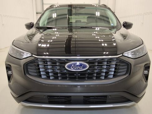 Certified 2024 Ford Escape SE image 38