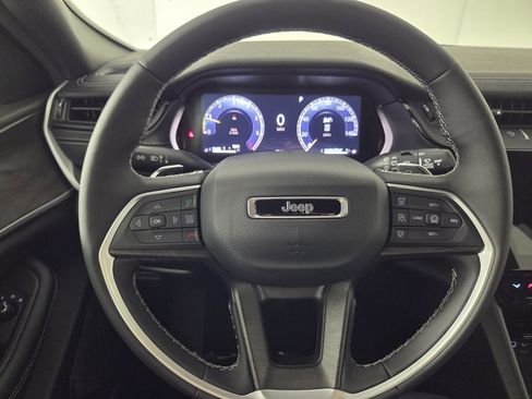 New 2026 Jeep Grand Cherokee Altitude RWD image 12