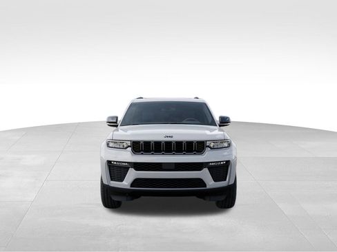 New 2026 Jeep Grand Cherokee Limited w/ Limited Altitude Package AWD/4WD image 7