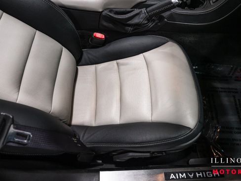 Used 2006 Chevrolet Corvette Convertible w/ Preferred Equipment Group RWD image 28