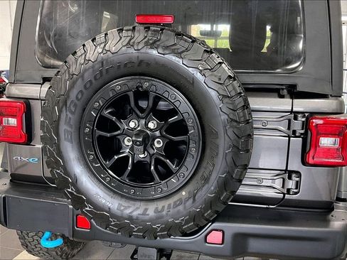 Used 2023 Jeep Wrangler Unlimited Rubicon 4xe AWD/4WD image 27