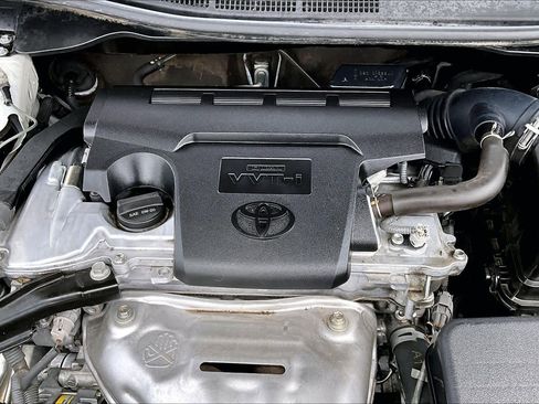 Used 2014 Toyota Camry SE FWD image 32