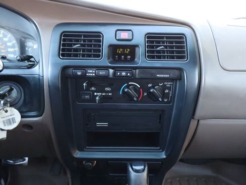 Used 2000 Toyota 4Runner SR5 w/ Upgrade Value Pkg 4 image 32