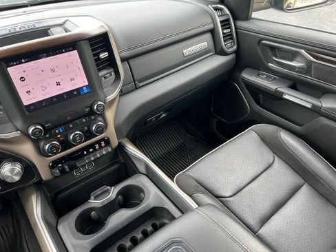Used 2022 RAM 1500 Laramie AWD/4WD image 37