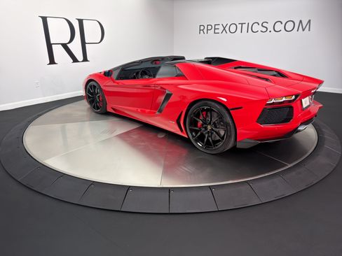 Used 2016 Lamborghini Aventador LP 700-4 AWD/4WD image 4