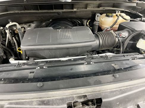 Used 2023 Chevrolet Suburban LT image 25