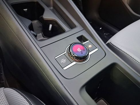 New 2026 Volkswagen Tiguan SE R-Line FWD image 10