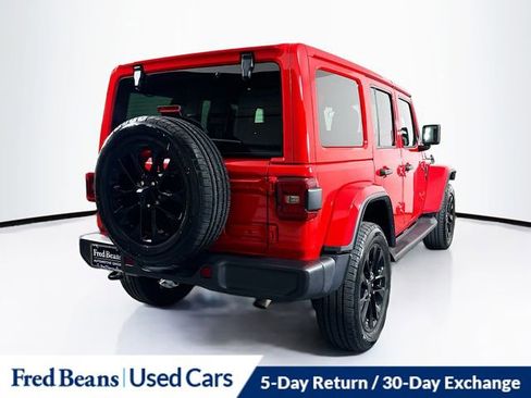Used 2025 Jeep Wrangler Unlimited Sahara AWD/4WD image 7