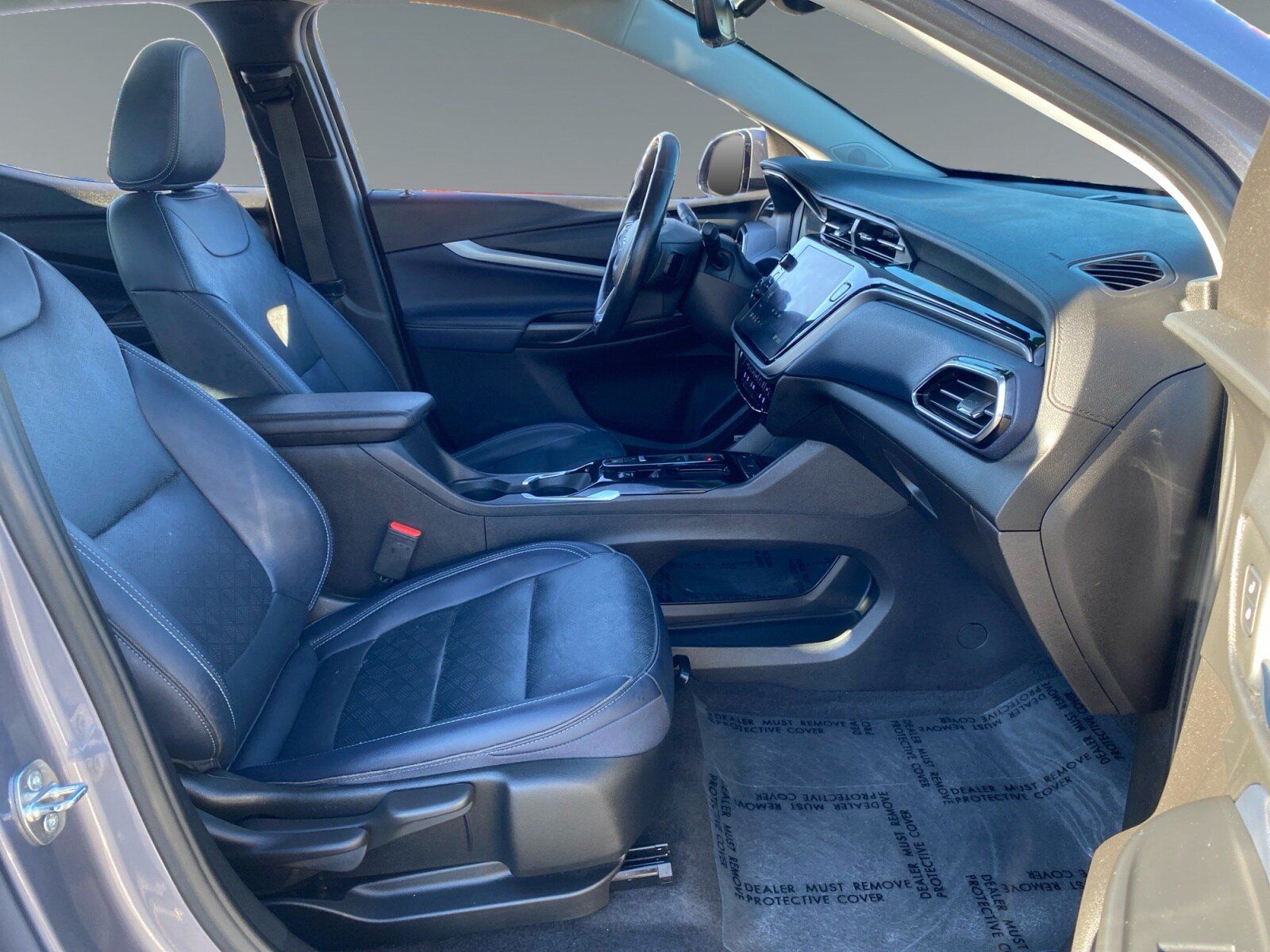 Used 2023 Chevrolet Bolt EUV Premier w/ Sun & Sound Package FWD image 15
