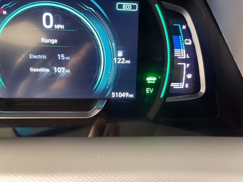 Used 2022 Hyundai Ioniq Limited FWD image 21