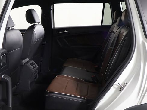 Used 2022 Volkswagen Tiguan SEL R-Line image 32