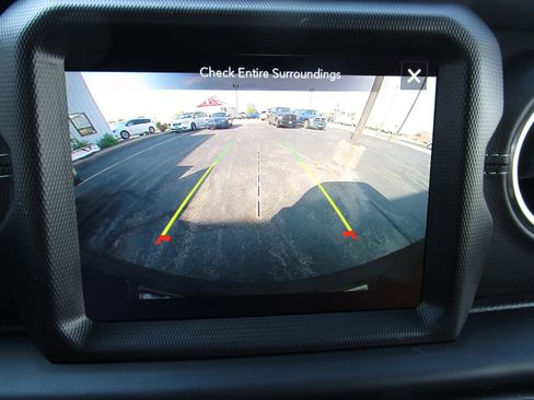 Used 2021 Jeep Wrangler Unlimited Sahara w/ Cold Weather Group image 38