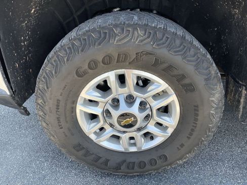 Used 2025 Chevrolet Silverado 2500 LT w/ Safety Package AWD/4WD image 2