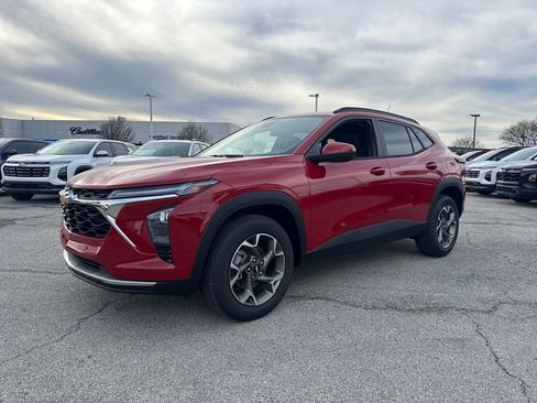 New 2026 Chevrolet Trax LT image 2