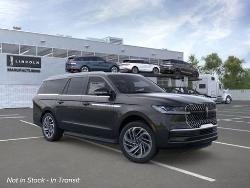 New 2026 Lincoln Navigator L Premier image 7
