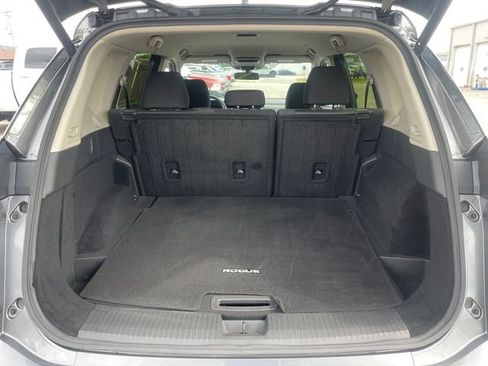 Used 2024 Nissan Rogue SV AWD/4WD image 17