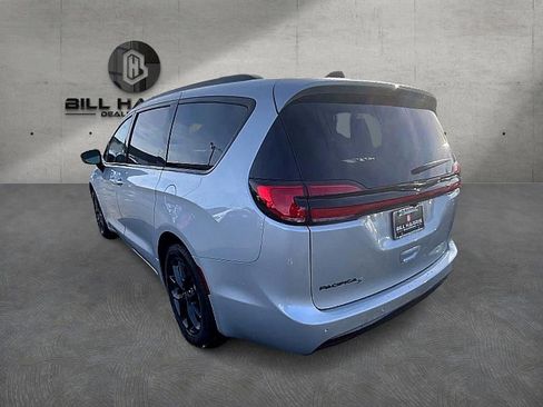 New 2026 Chrysler Pacifica Select FWD image 10