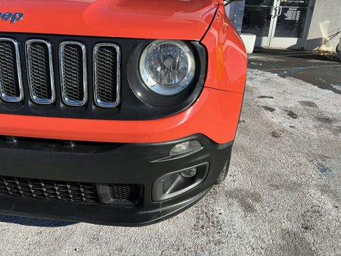 Used 2017 Jeep Renegade Latitude image 10