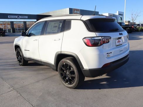 New 2026 Jeep Compass Latitude image 22