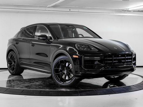 New 2026 Porsche Cayenne Turbo image 8