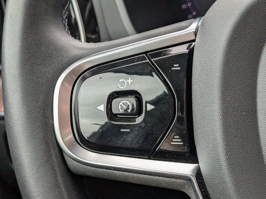 Used 2024 Volvo XC60 B5 Plus w/ Protection Package Premier AWD/4WD image 23