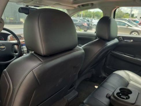 Used 2013 Chevrolet Impala LTZ FWD image 10