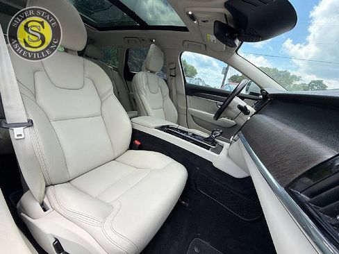 Used 2018 Volvo V90 T6 Cross Country w/ Convenience Package AWD/4WD image 16