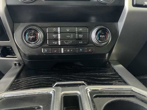 Used 2019 Ford F150 Platinum w/ Equipment Group 701A Luxury image 17