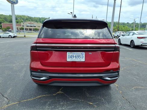 Used 2025 Lincoln Nautilus Reserve AWD/4WD image 7