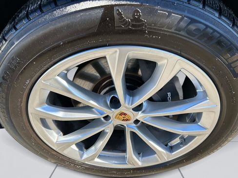 Used 2023 Porsche Macan Turbo AWD/4WD image 8