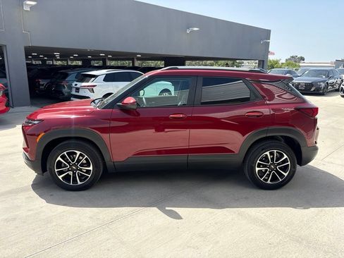 Used 2025 Chevrolet TrailBlazer LT FWD image 12