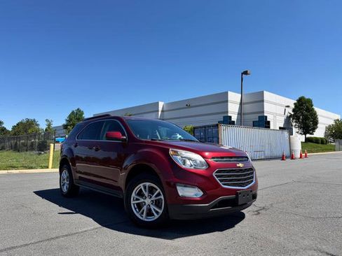 Used 2017 Chevrolet Equinox LT w/ Convenience Package AWD/4WD image 2
