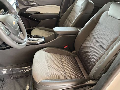 Used 2025 Chevrolet Trax LT image 25