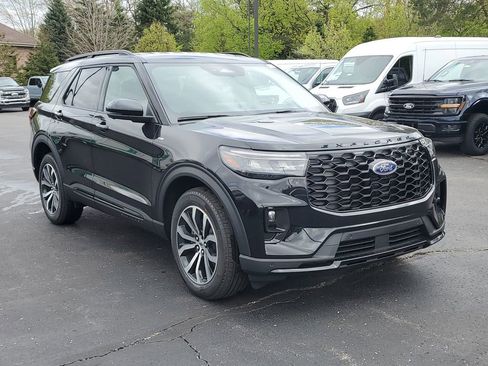 New 2026 Ford Explorer ST-Line AWD/4WD image 3