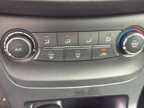 Used 2017 Nissan Sentra S image 27