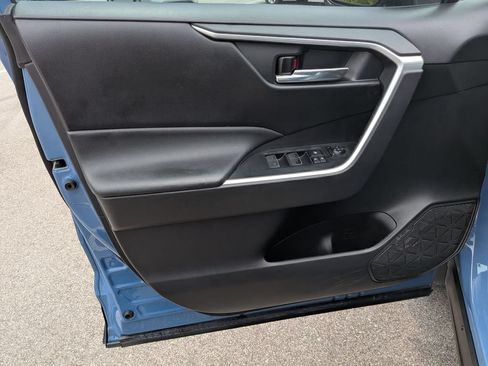 Used 2023 Toyota RAV4 AWD Hybrid image 7