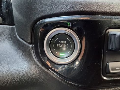 Used 2025 GMC Sierra 1500 SLT AWD/4WD image 29