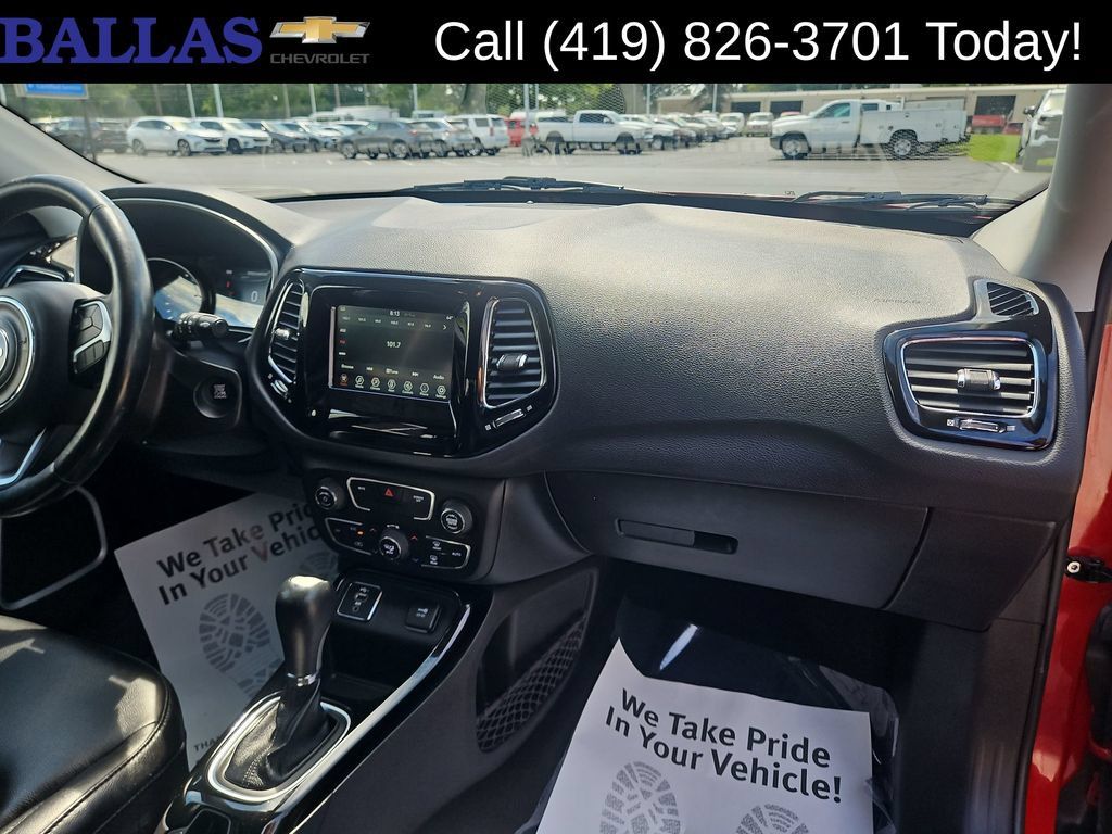 Used 2019 Jeep Compass Latitude FWD image 29