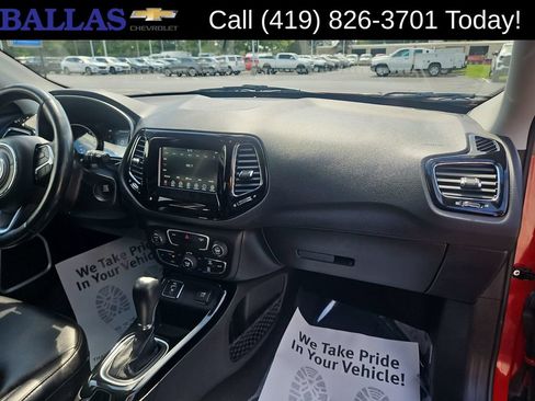 Used 2019 Jeep Compass Latitude FWD image 29